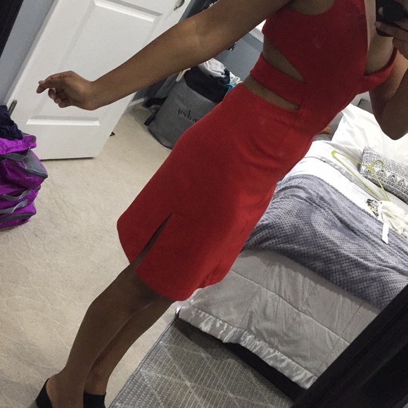RED DRESS WITH CUT OUTS - Picture 6 of 8